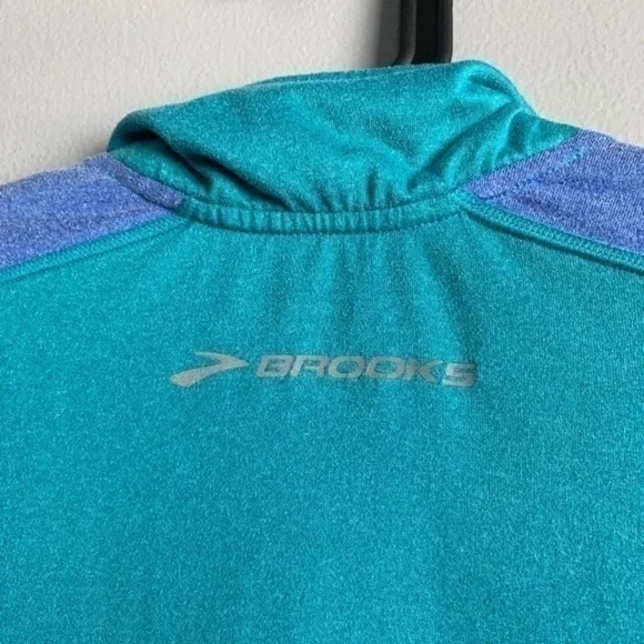 Brooks | quarter zip - Picture 6 of 8